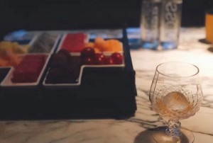 揭秘杭州万丽KTV包厢小费标准：豪华体验背后的消费真相