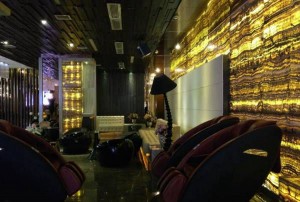 探索杭州天鹅湖KTV豪华包厢费用及尊享体验