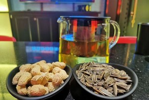 杭州水晶湾KTV豪华直播间：尊享音乐盛宴，尽在这里！