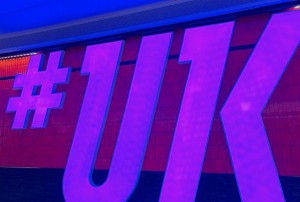 杭州0571高端KTV预订热线：尊享奢华娱乐体验