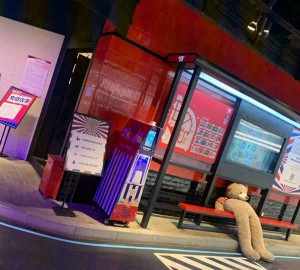 杭州顶级娱乐会所：奢华KTV门前的璀璨夜色