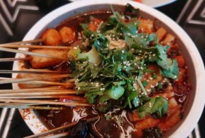 杭州KTV转让：10万元预算是否足够？