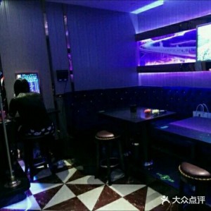 杭州曼哈顿ktv消费怎么样（探索杭州曼哈顿KTV的独特消费体验）